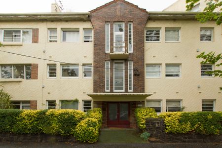 Art Deco Charm in the Heart of Elwood - Photo 5