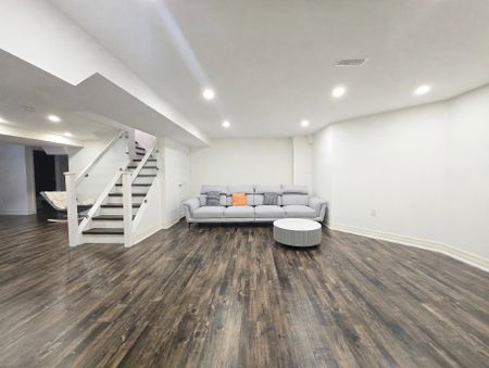 For Lease - 131 Magpie Crescent, Vaughan, Ontario - Photo 5