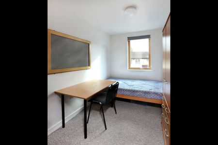 5 Bed Flat, Mulberry Court, SO14 - Photo 5