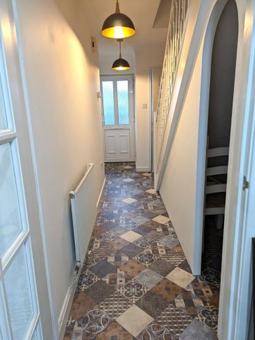 3 bedroom semi-detached house to rent - Photo 2