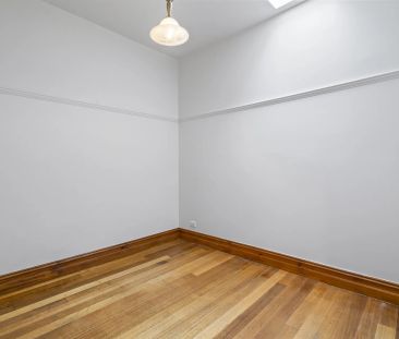 Charming Richmond Living with Private Courtyard - Photo 2