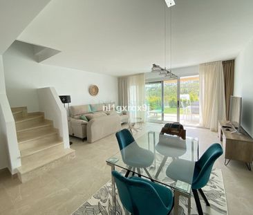 Town House for rent in Estepona - Photo 5