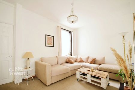 3 bedroom terraced house to rent - Photo 3