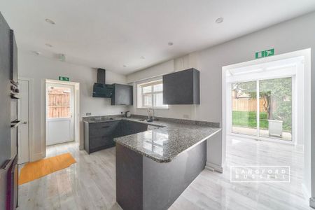 1 bedroom in a house share to rent - Photo 4