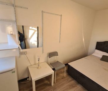 Room in a Shared Flat, Harborne Lane, B17 - Photo 2