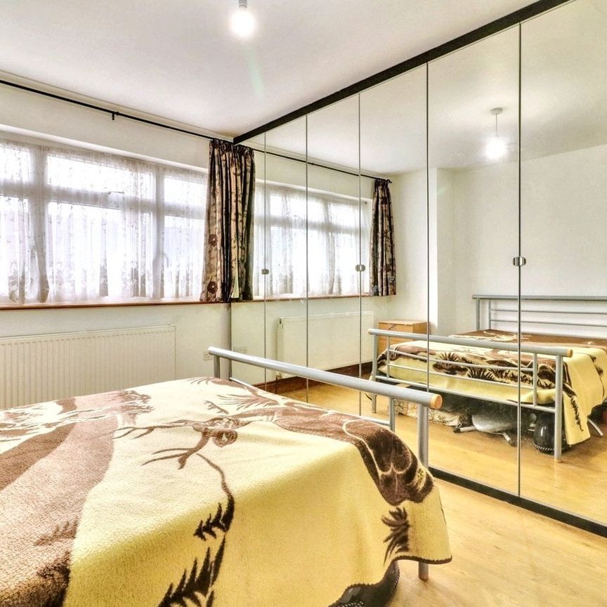 Loretto Gardens, Harrow, HA3 - Photo 1