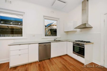 4 Bed, 1 Bath - Photo 5