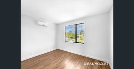 Brand New Modern 4-Bedroom Family Home in Prime Cranbourne Location! - Photo 4