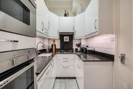 1 bedroom mews to rent - Photo 2