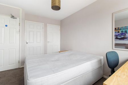 5 bedroom semi-detached house to rent - Photo 3