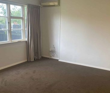 Freshly Updated Family Home in Prime Burnside Location - Photo 5