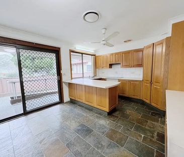 Spacious Family Home with Flexible Living & Exceptional Convenience!!! - Photo 5