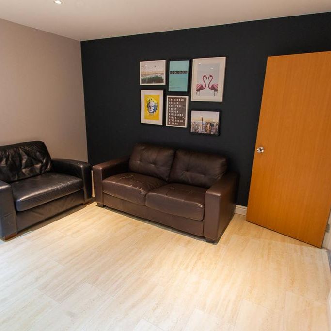 3 bedroom flat to rent - Photo 1