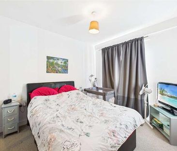 Kings House, Cantelupe Road, East Grinstead, West Sussex, RH19 - Photo 2