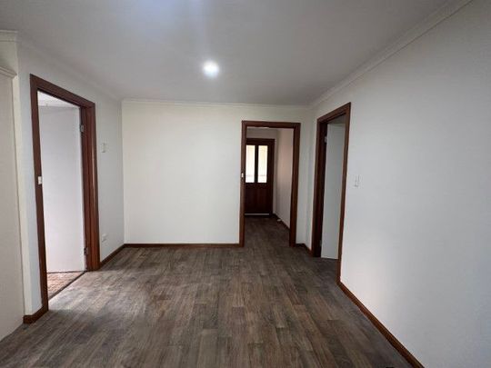 Large Family Home! - Photo 1