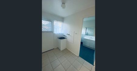 Cozy Unit - Hop Skip & Jump to Clontarf Waterfront - Photo 3