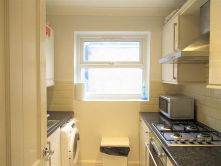 2 bedroom apartment to rent - Photo 4