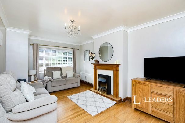 3 bedroom semi-detached house to rent - Photo 1