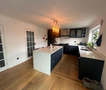 4 bedroom detached house to rent - Photo 5