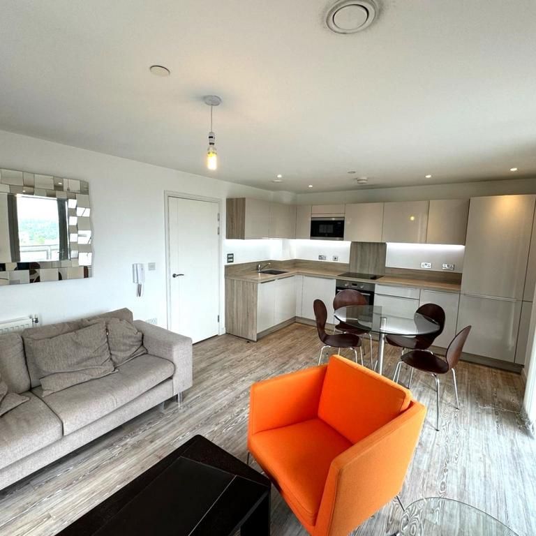 2 bedroom flat to rent - Photo 1