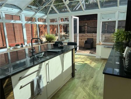 3 bedroom semi-detached house to rent - Photo 5