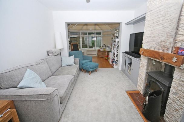 3 bedroom semi-detached house to rent - Photo 1