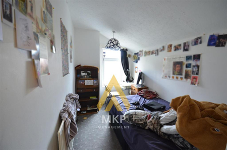 4 bedroom terraced house to rent - Photo 5