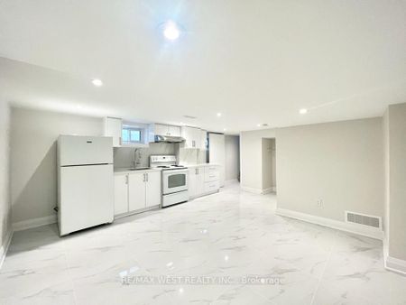 For Lease - 4 Sutherland Avenue Unit# BSMT, Toronto, Ontario - Photo 3