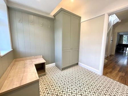 4 bedroom detached house to rent - Photo 2