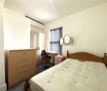 4 bedroom house to rent - Photo 1