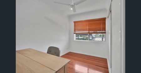 Spacious Dual-Level Family Home with Pool on Double Block – Minutes to the Beach - Photo 5