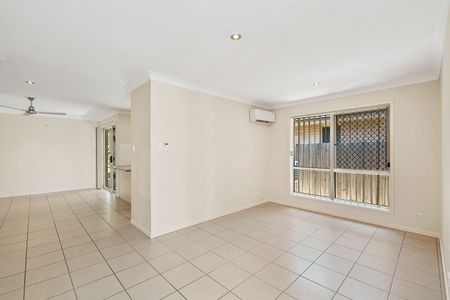 BEAUTIFUL HOME WITH HUGE ENTERTAINMENT AREA! - Photo 3