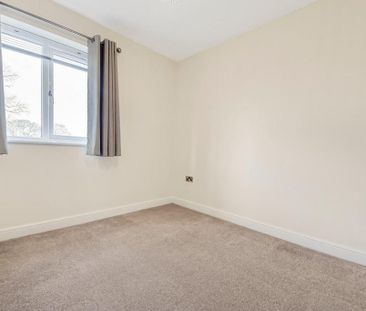 4 bedroom semi-detached house to rent - Photo 6