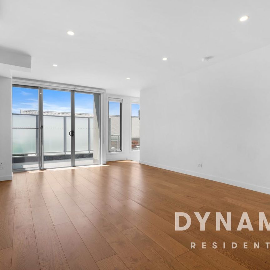 Stunning Townhouse in a Fantastic Location ! - Photo 1