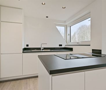 LUXUEUS APPARTEMENT MET 2 SLPKS TE DIEST! - Photo 3