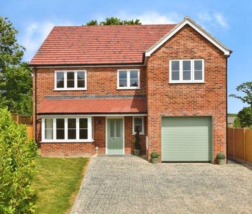 4 bedroom detached house to rent - Photo 2