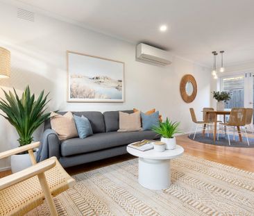 MODERN VILLA WITH BAYSIDE LIFESTYLE - Photo 6