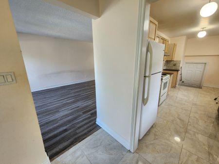 For Lease - 3334 Tallmast Crescent, Mississauga, Ontario - Photo 5