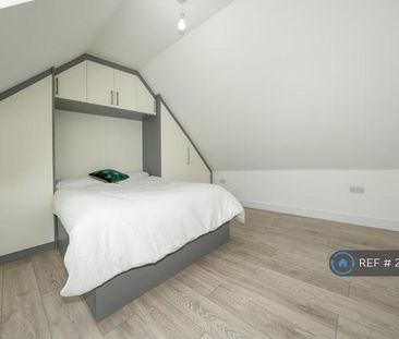 1 bedroom in a house share to rent - Photo 4