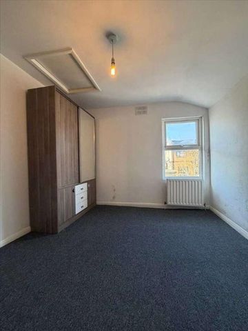 St Johns Road, Gravesend, DA12 - Photo 4