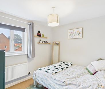 Scholars Walk, Quedgeley, Gloucester - Photo 3