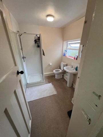 6 bedroom private hall to rent - Photo 5