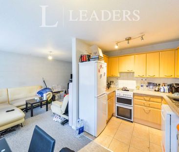 1 bedroom flat to rent Hillside Road - Photo 3