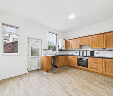 Oxford Street, Leigh, WN7 - Photo 6