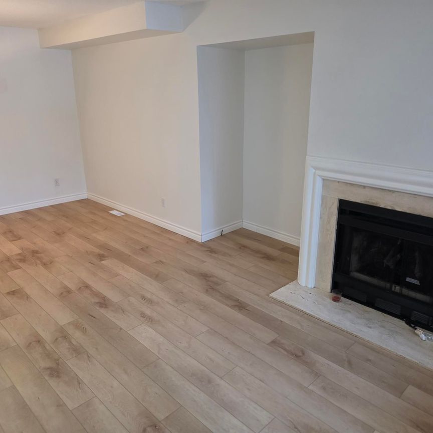 For Lease - 1296 Valerie Crescent, Oakville, Ontario - Photo 1