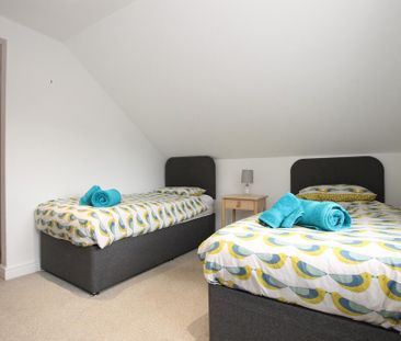 4 bedroom detached house to rent - Photo 4