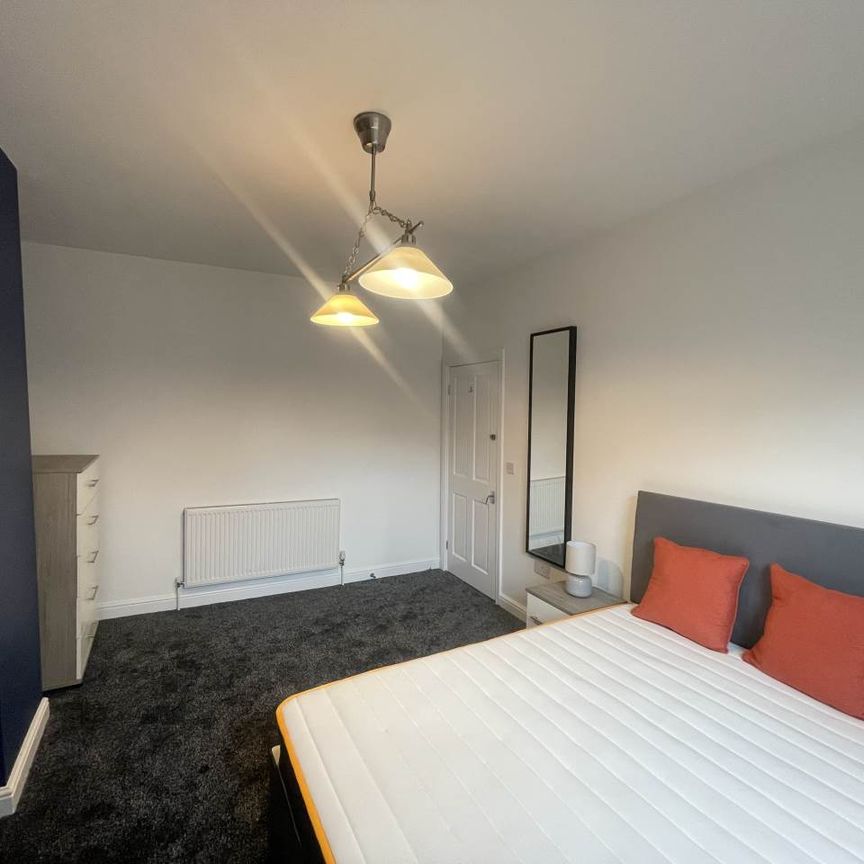 Haddon Road (room 1), Burley, Leeds - Photo 1