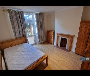 1 bedroom in a house share to rent - Photo 1