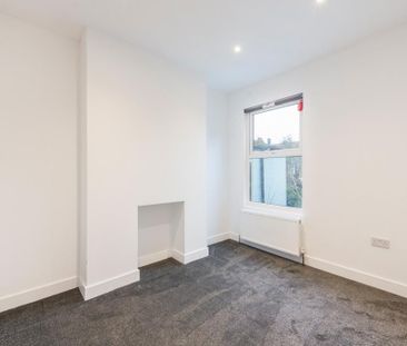 4 bedroom terraced house to rent - Photo 3