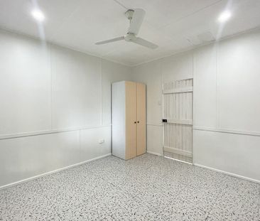 Modern two bedroom property on the main street of Sunny Sawtell! - Photo 3